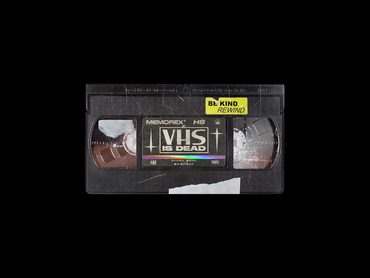 Be Kind Rewind бичигтэй сонгодог VHS кассет